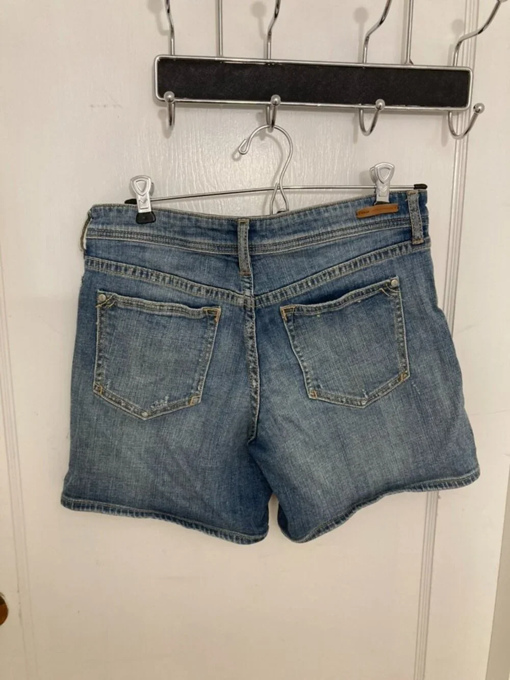 Pilcro and the Letterpress Mid-High Rise Denim Short Size 26 - Picture 3 of 3